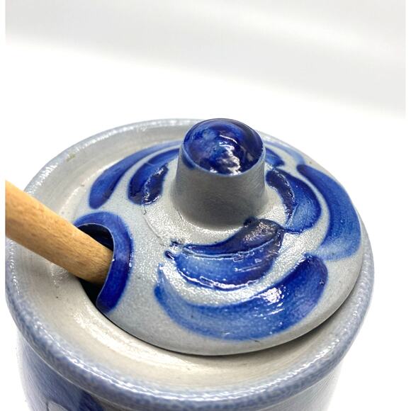 Vintage Pottery Salt Glaze 3"h x 3"w Lidded Condiment pot - Picture 3 of 8